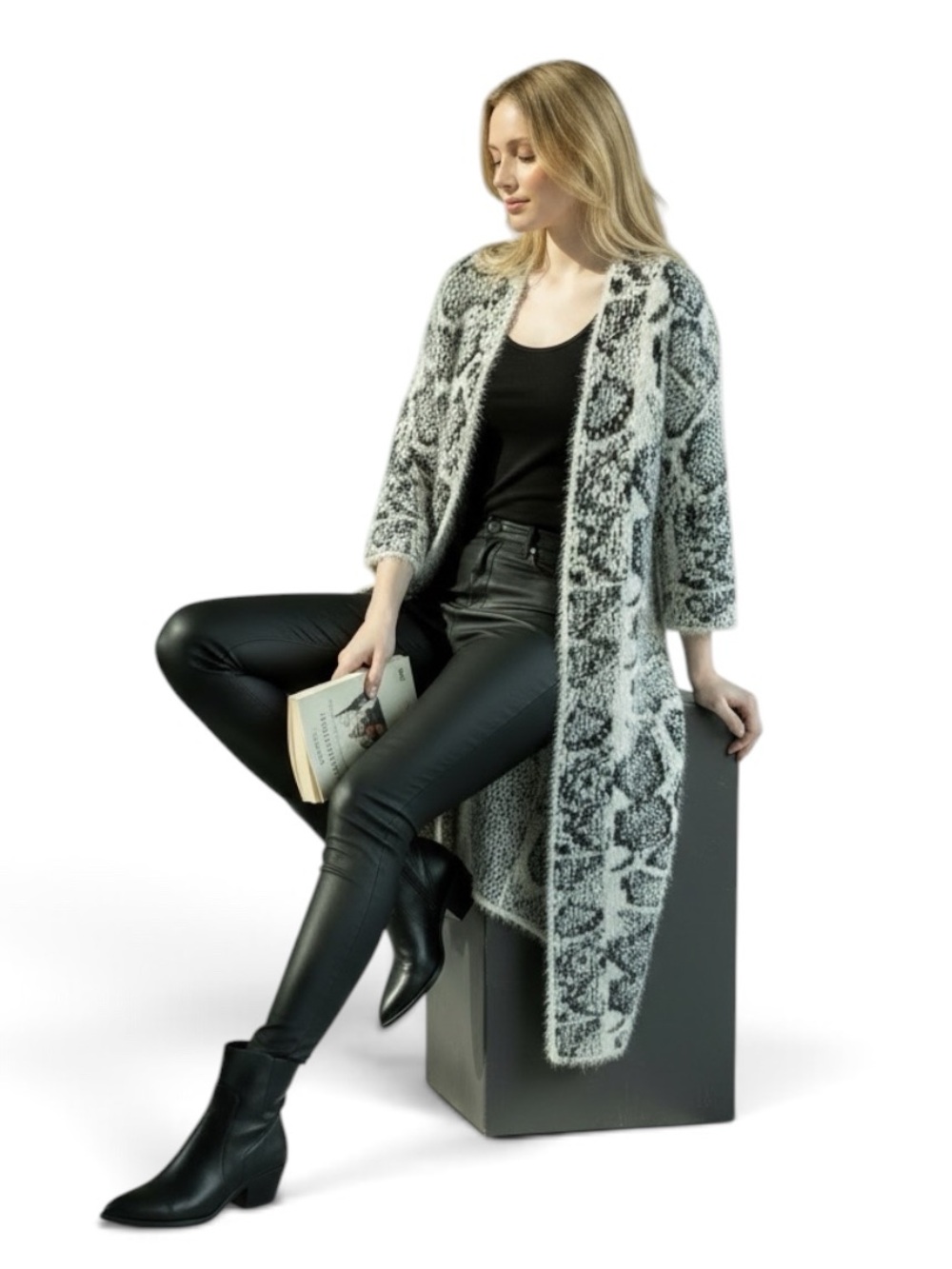Dex Fuzzy Boho Animal Print Black & White Cardigan, Women’s Medium
